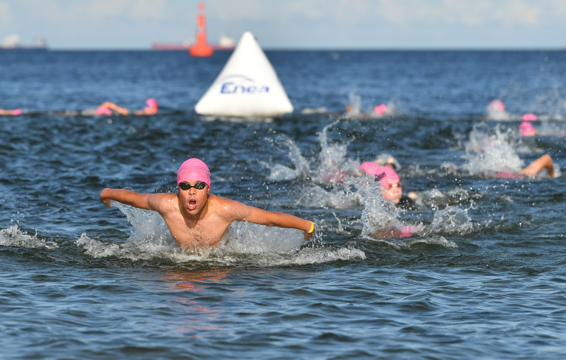zawodnicy Aquatonu Gdynia wychodzą z wody