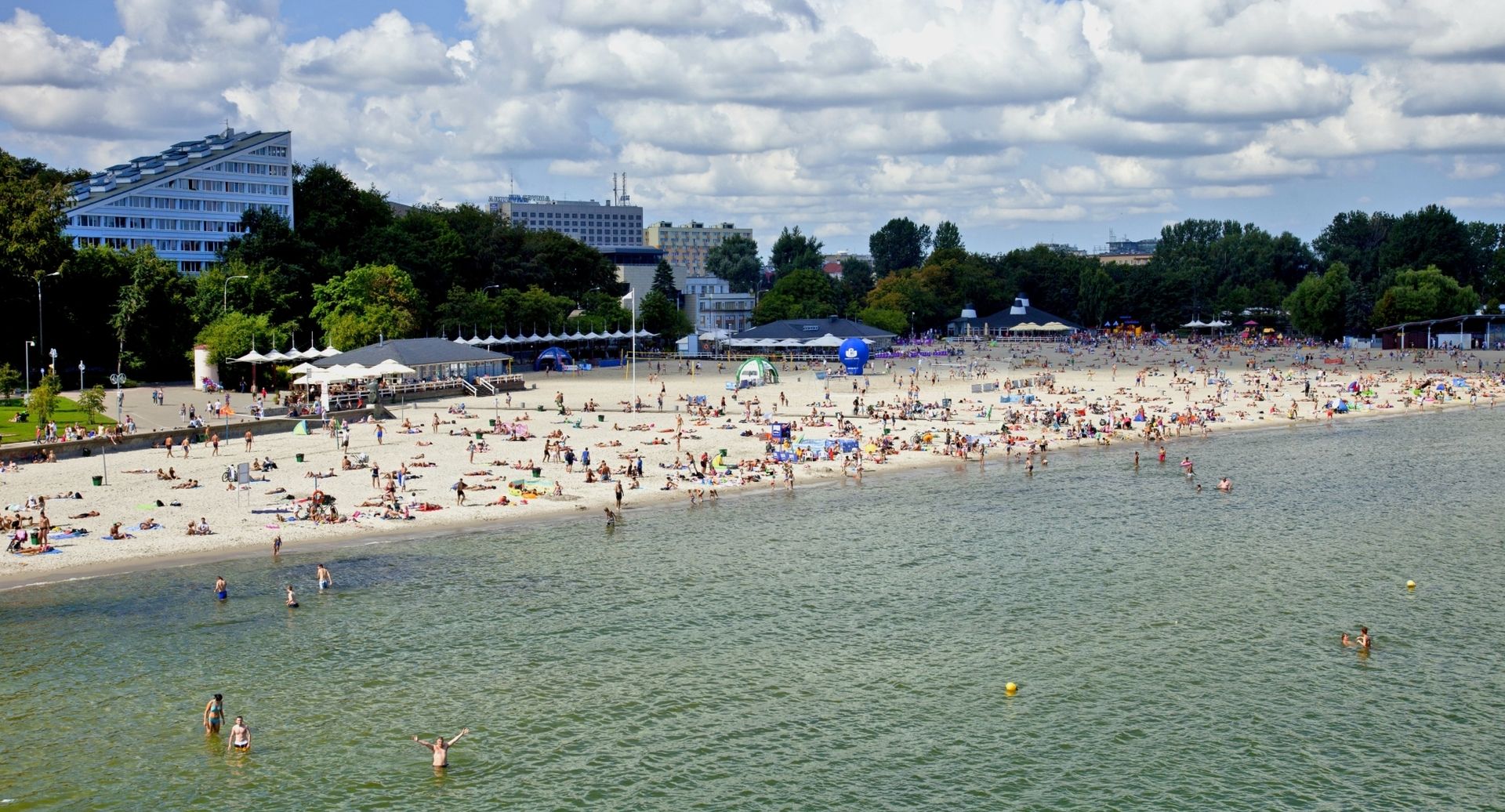 Plaża Gdynia Śródmieście widziana z drona 
