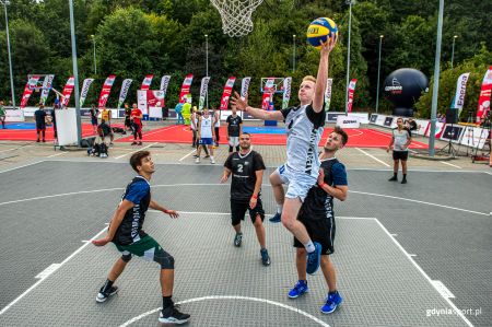 Koszykarze podczas turnieju 3x3 Gdynia