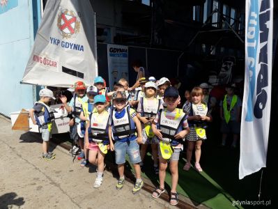 Dzieci biorące udział w projekcie Gdynia na Fali