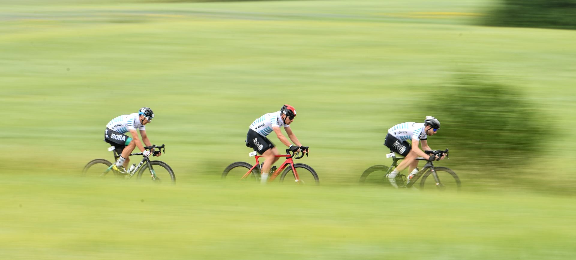 Kolarze podczas wyścigu Gran Fondo Gdynia