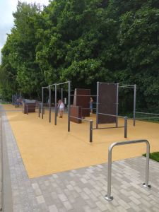 Urządzenia do ćwiczeń streetowrkout Gdynia na Bulwarze Nadmorskim