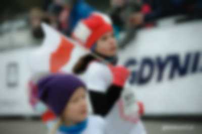 Dzieci biegnące w Biegu  Niepodległości
