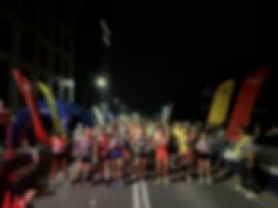 Rozświetlona fala biegaczy zalała Gdynię