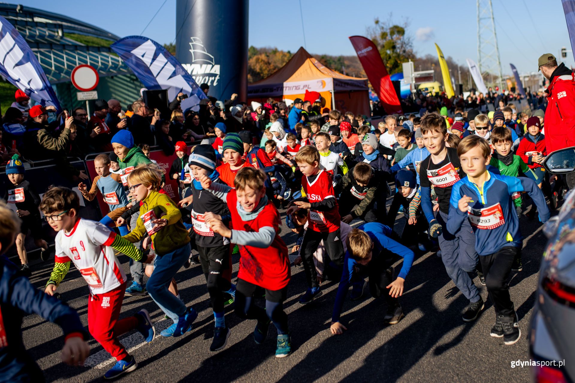 Start biegów młodzieżowych w Gdyni 