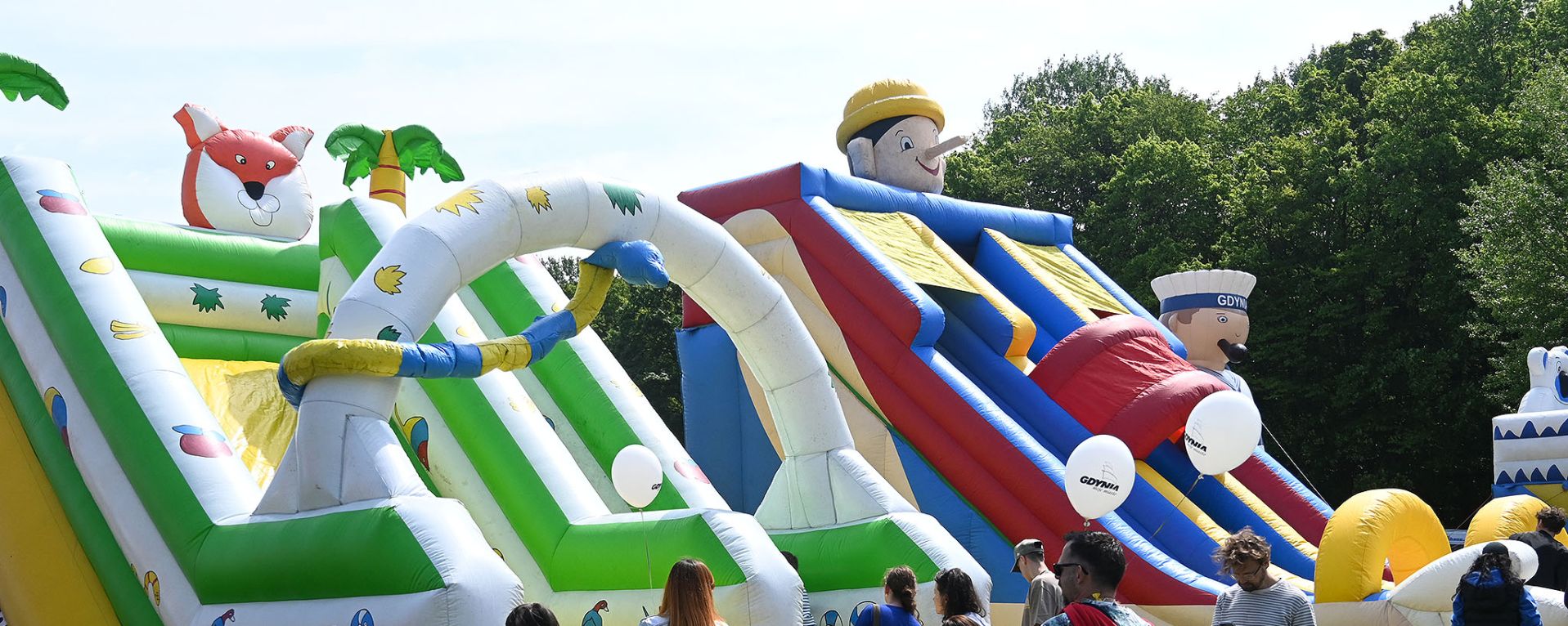 Zabawki dmuchane na festynie