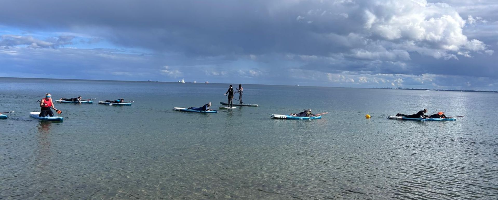 Uczestnicy kursu SUP w Gdyni