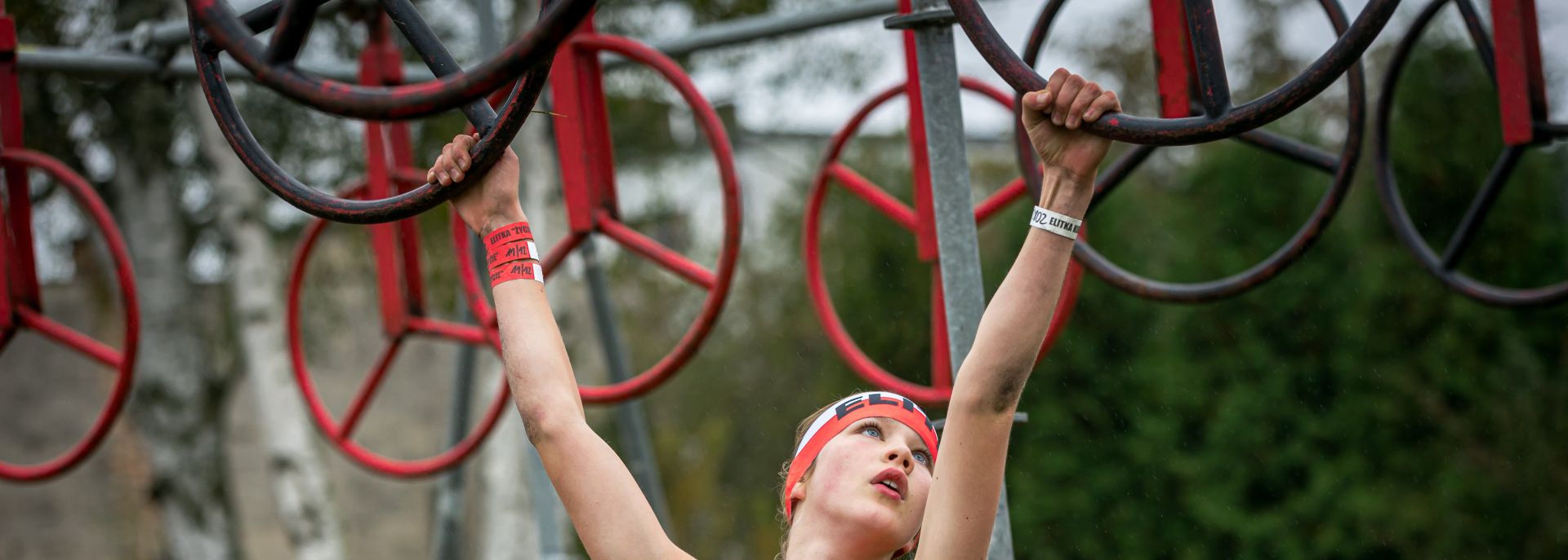 Zawdniczka trenująca na torze OCR