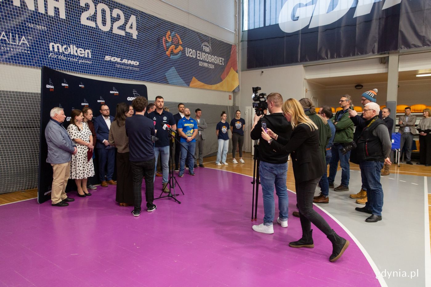 gallery.image_alt