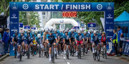 Start wyścigu kolarskiego PZU Gran Fondo Series w Gdyni,