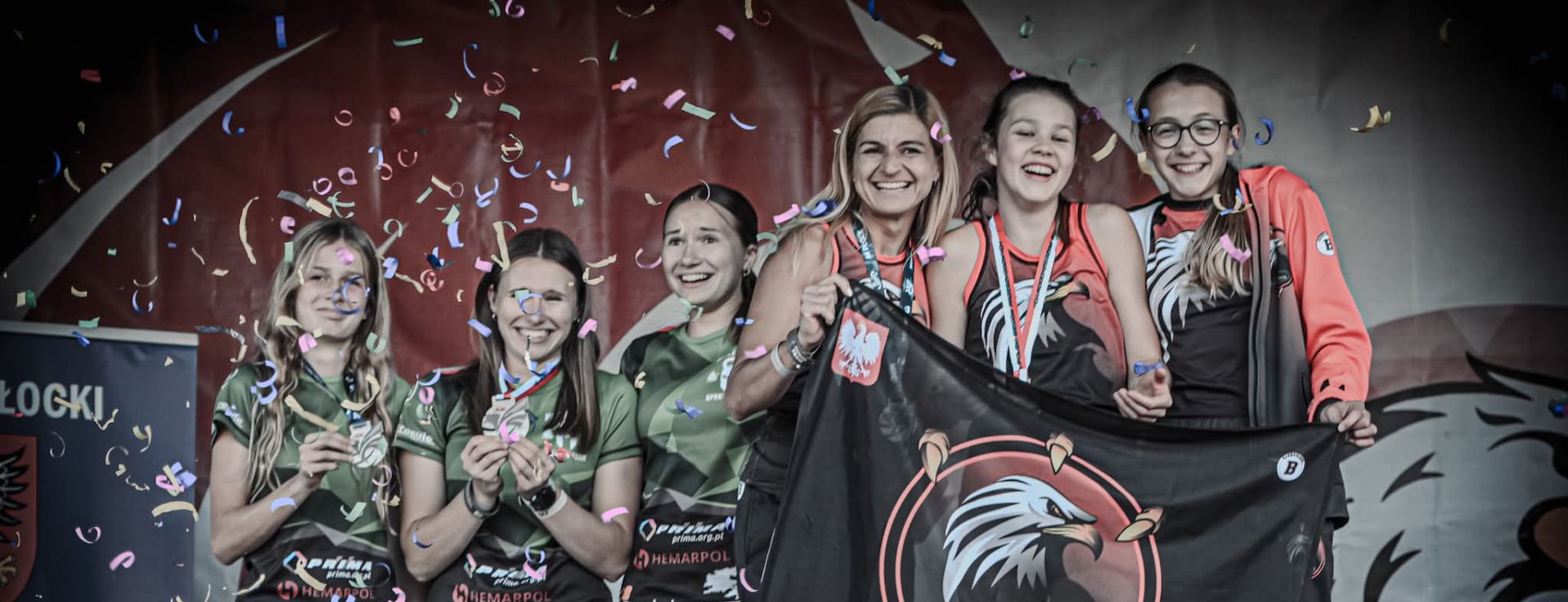 Wbiegająca na metę zawodniczka podczas Mistrzostw Polski OCR